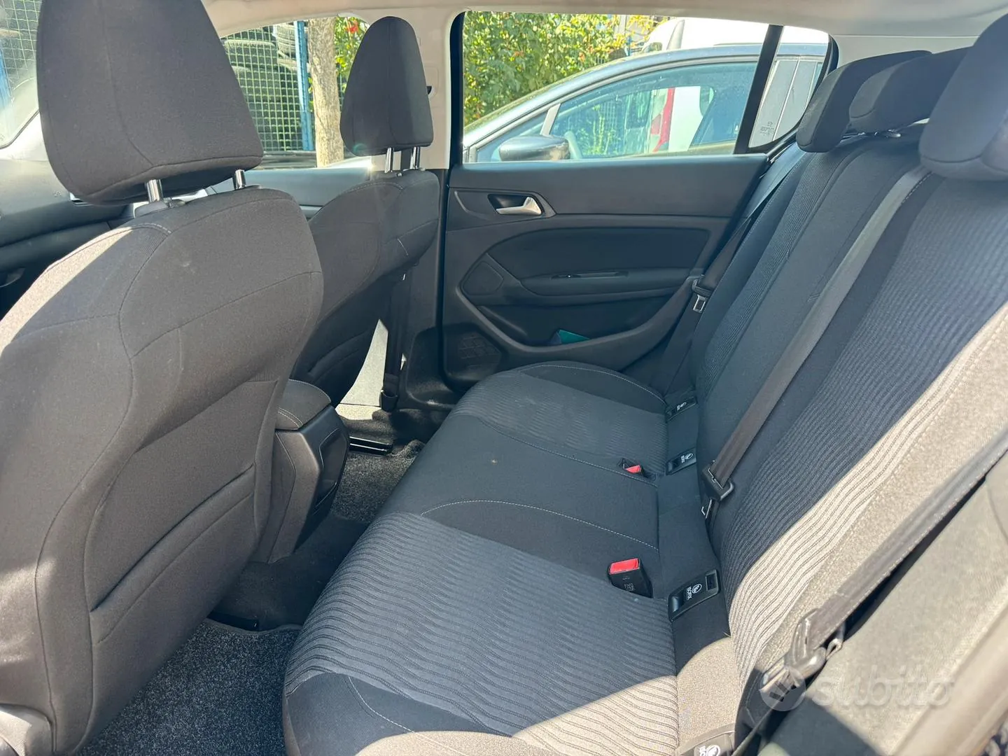 Peugeot 308 2015 photo 4