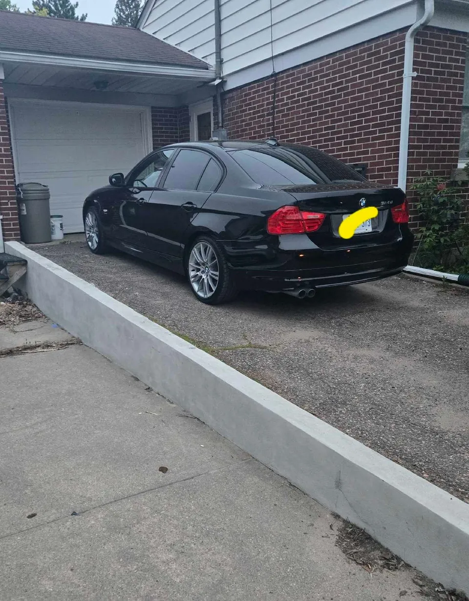 BMW 328Xi 2011 photo 3
