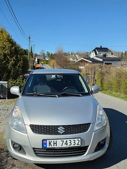 Suzuki Swift 2011 photo 3