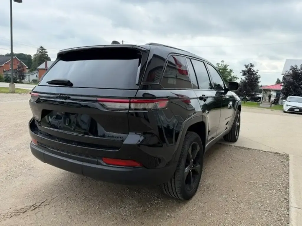 Jeep Grand Cherokee 2023 photo 4