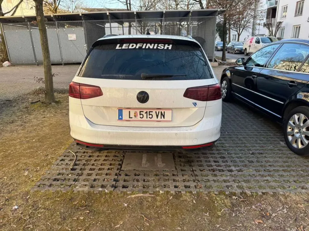 Volkswagen Passat 2019 photo 2