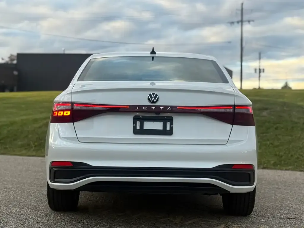 Volkswagen Jetta 2025 photo 5