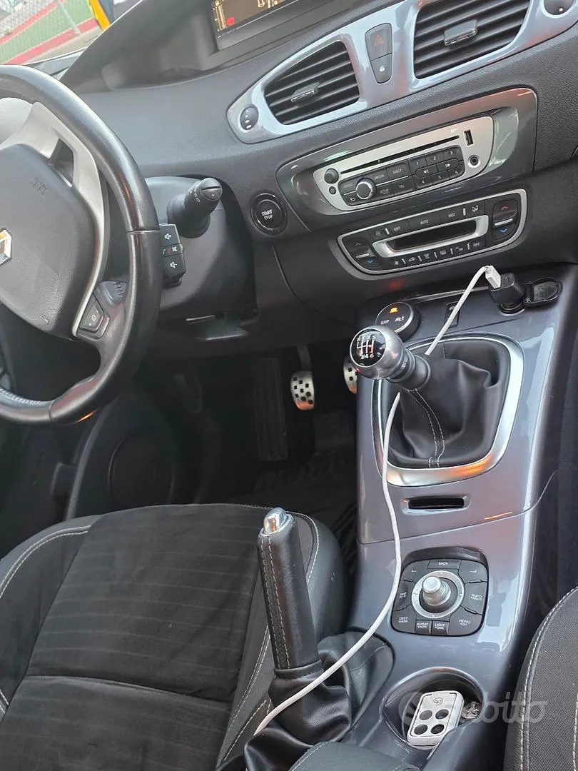 Renault Scenic 2014 photo 5