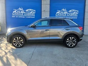 Volkswagen T-Roc 2021 photo 2