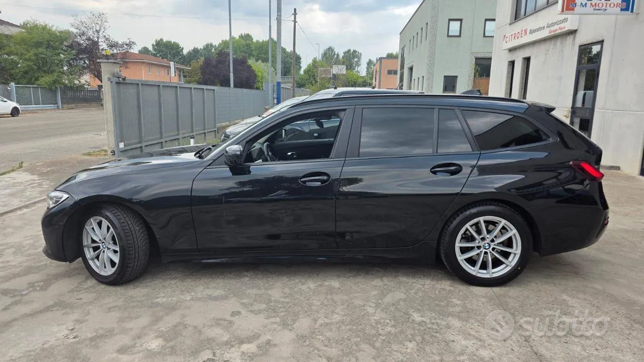 BMW 3 Series 2022 photo 2