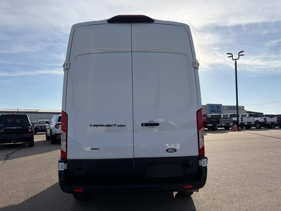 Ford Transit 2026 photo 3