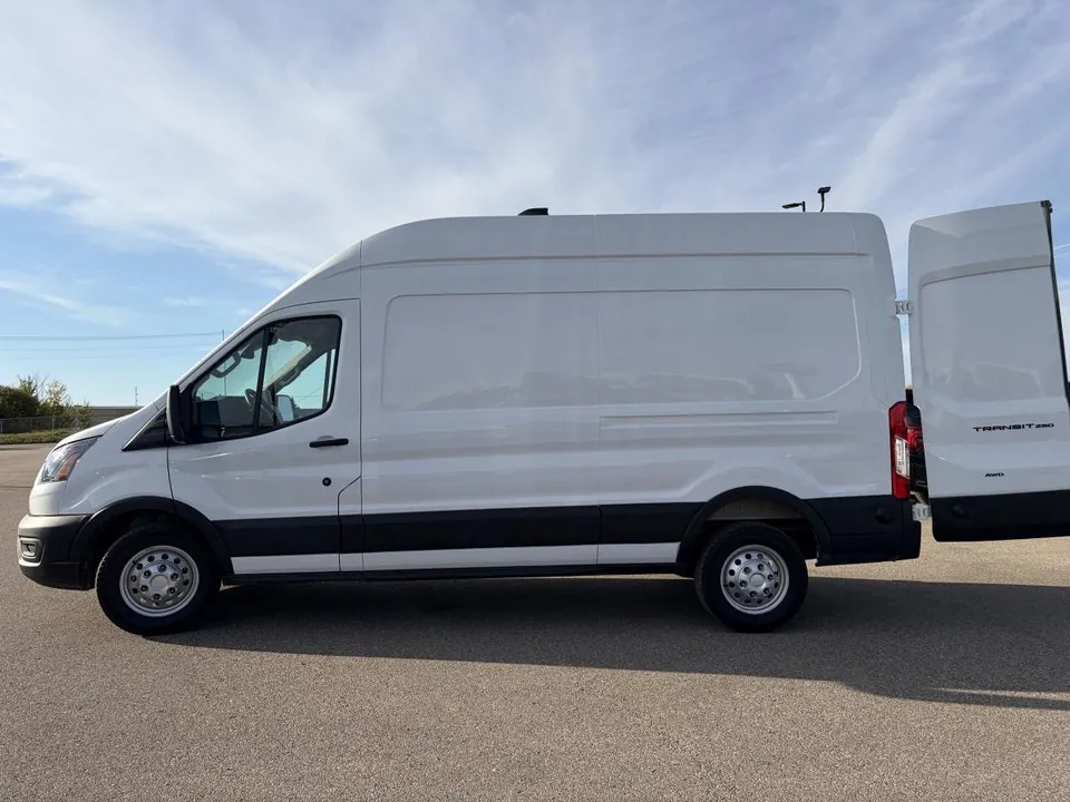 Ford Transit 2026 photo 4