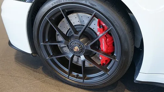 Porsche 911 Targa 4 Gts 2025 photo 4