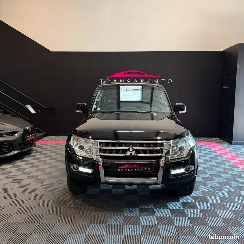 Mitsubishi Pajero 2016 photo 2