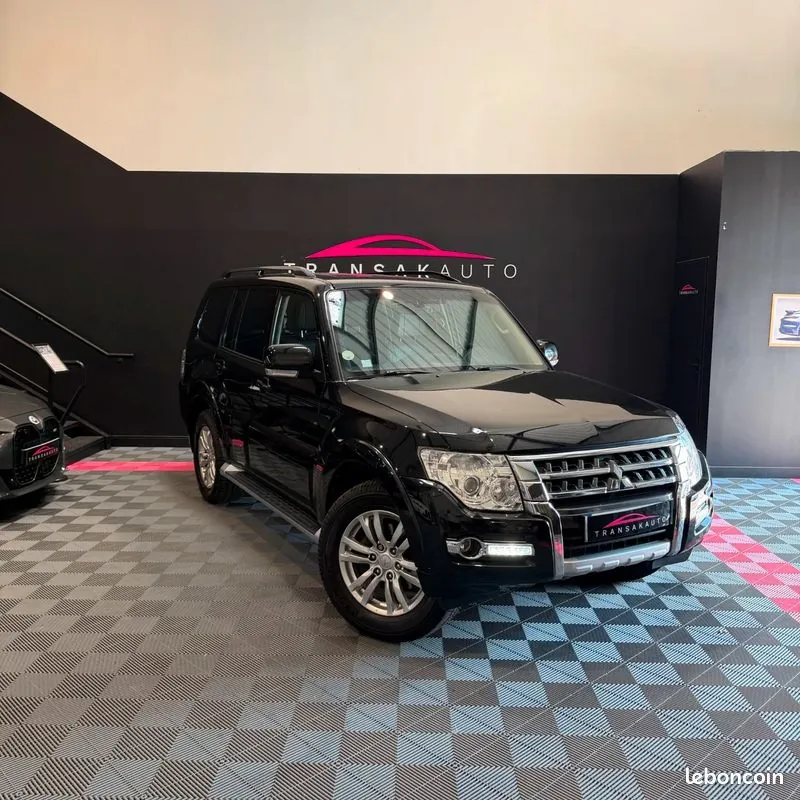Mitsubishi Pajero 2016 photo 3