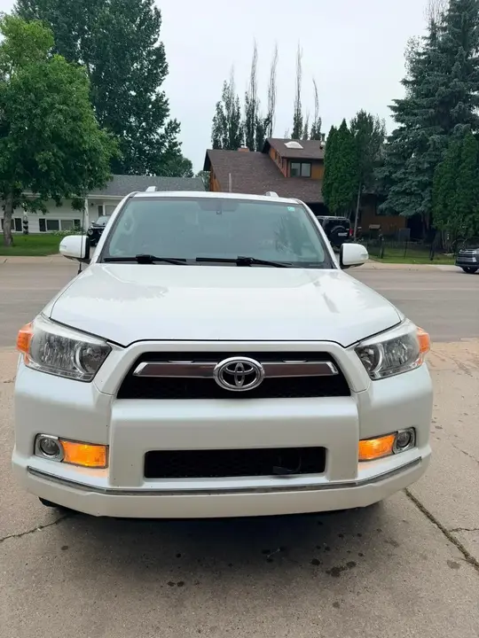 Toyota 4Runner 2013 photo 2