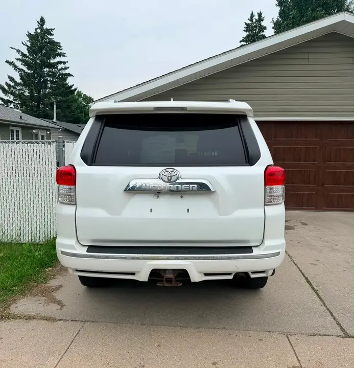Toyota 4Runner 2013 photo 3