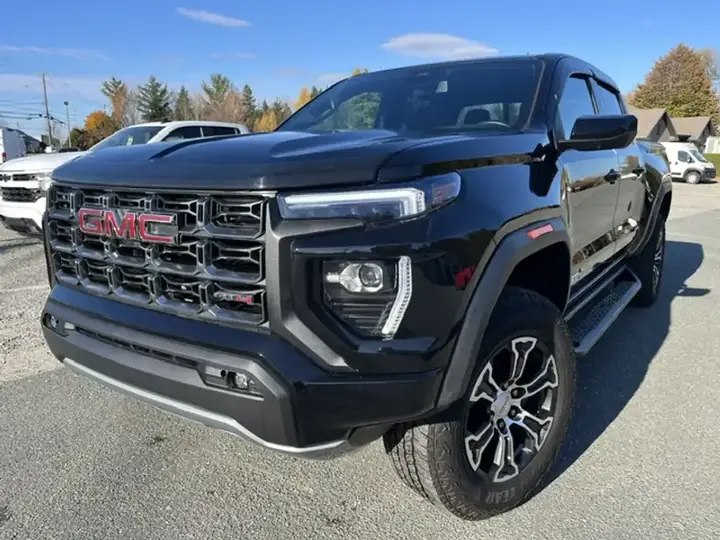 GMC Canyon 2024 photo 2