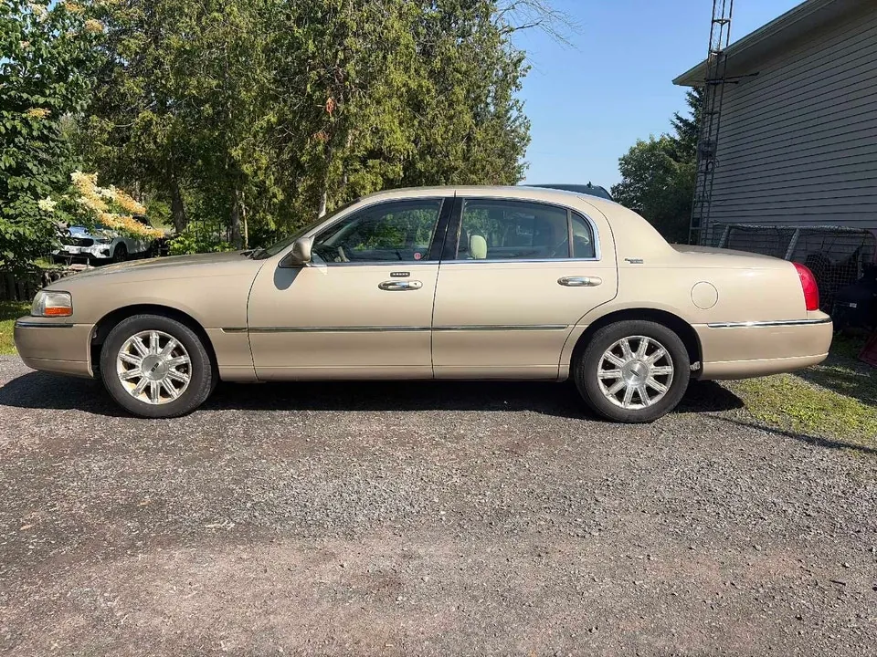 Lincoln Town Car