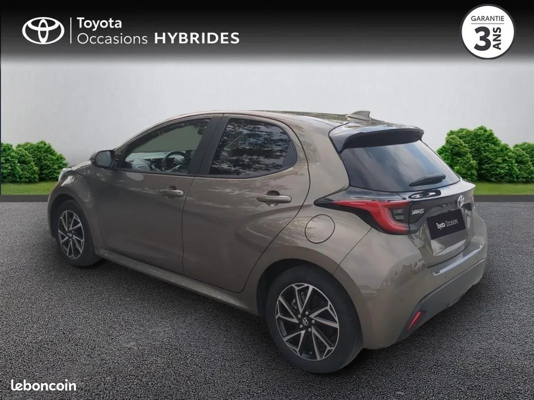 Toyota Yaris 2022 photo 2