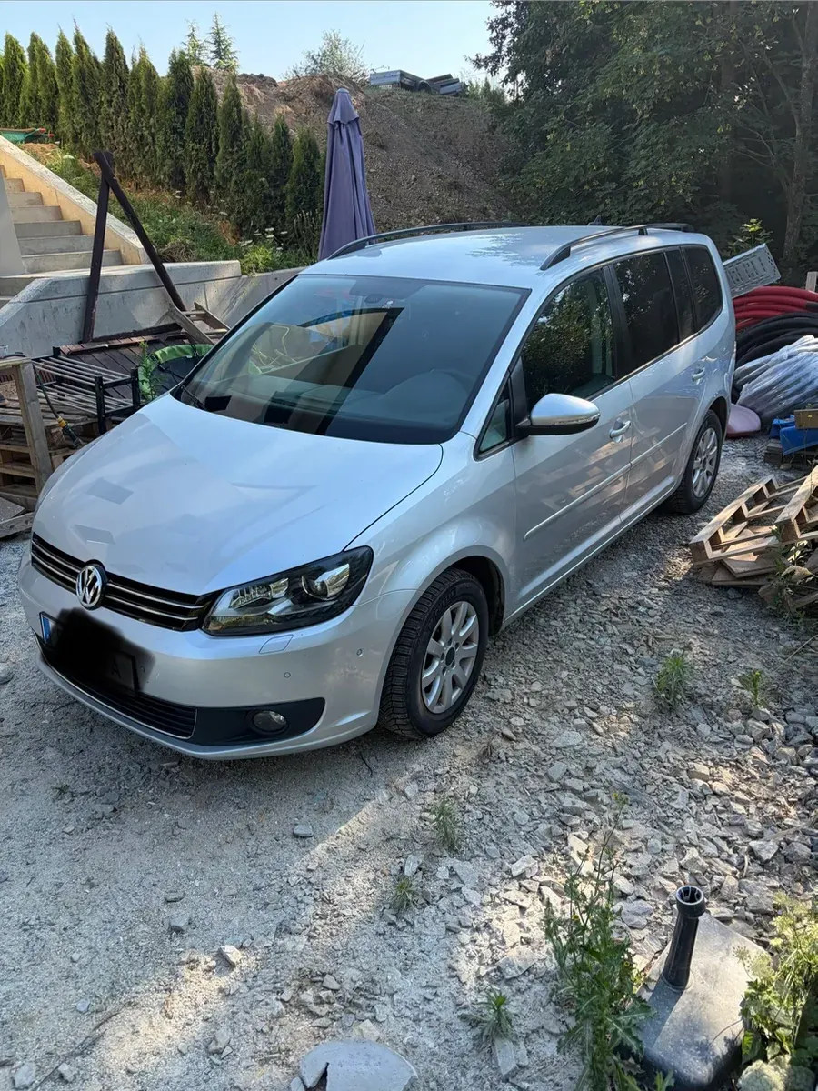 Volkswagen Touran 2014 photo 2