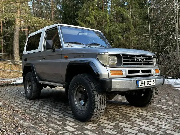 Toyota Land Cruiser