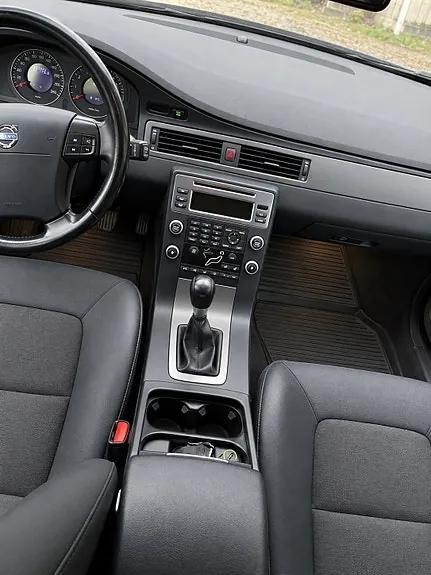 Volvo V70 2009 photo 2