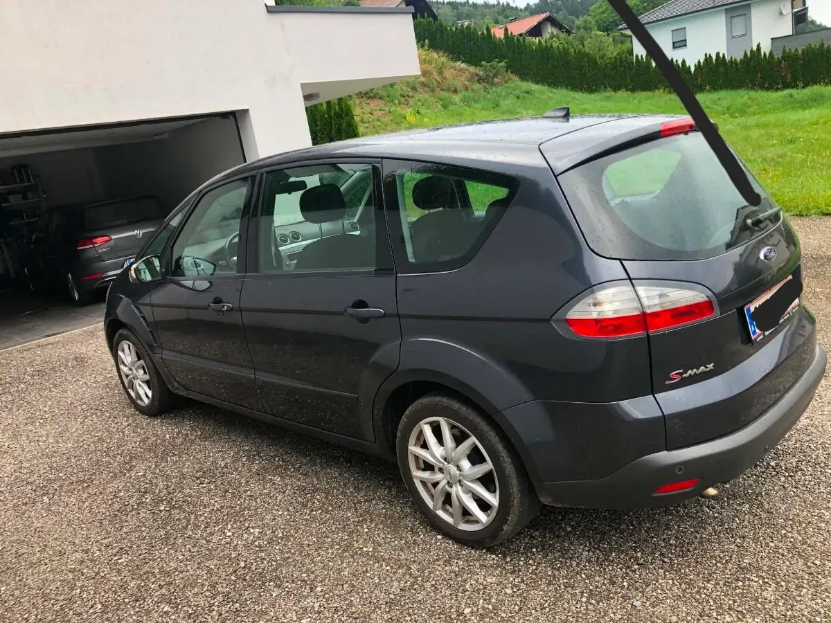 Ford S-Max 2010 photo 3