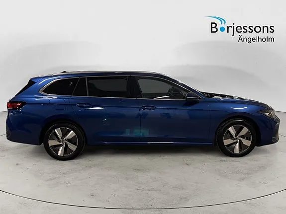 Volkswagen Passat 2025 photo 2