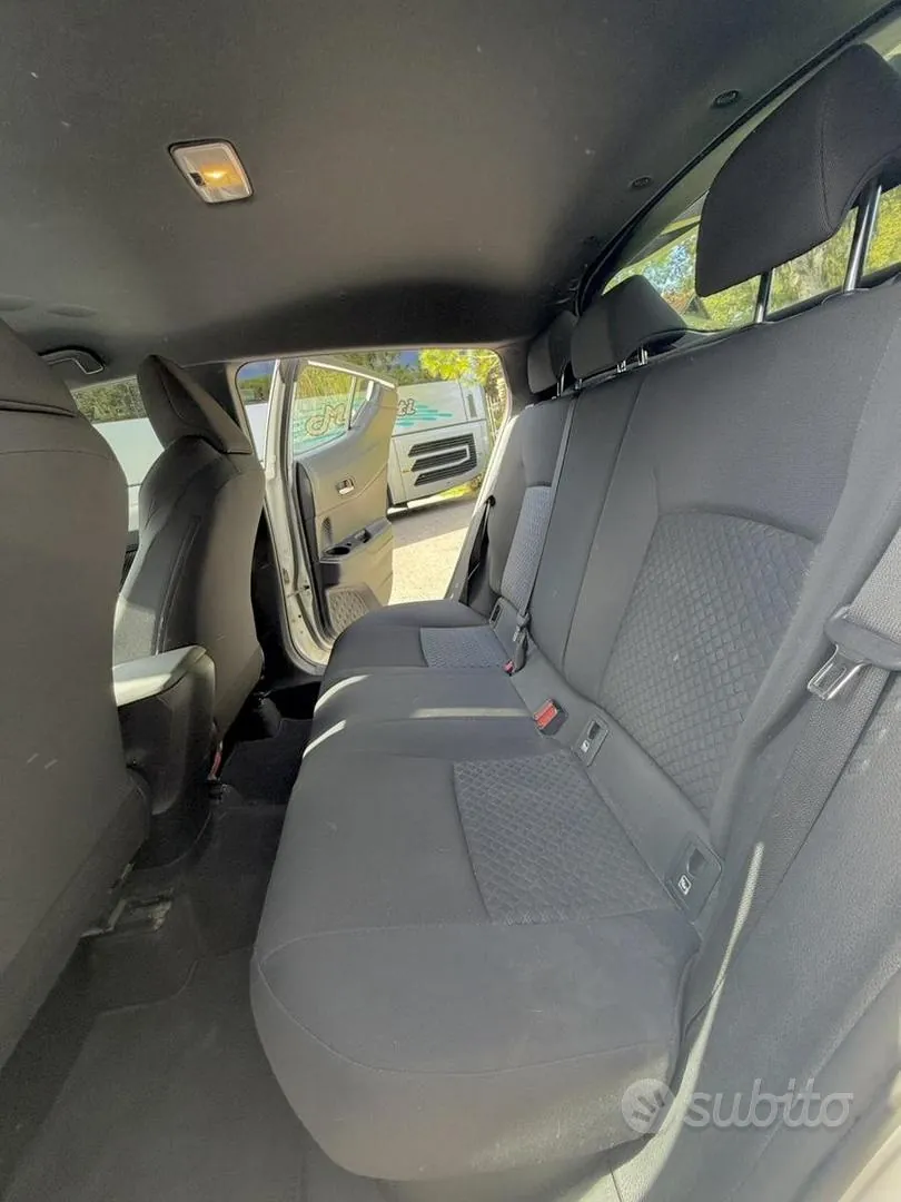 Toyota C-Hr 2021 photo 4