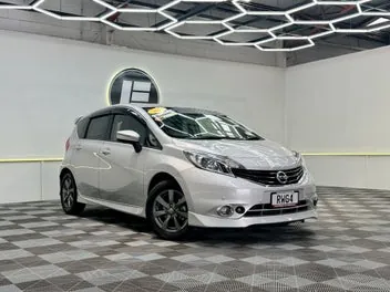 Nissan Note 2015 photo 2