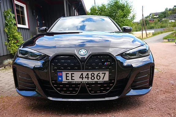 BMW I4 2022 photo 3