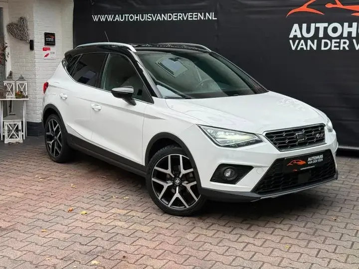 Seat Arona 2019 photo 2