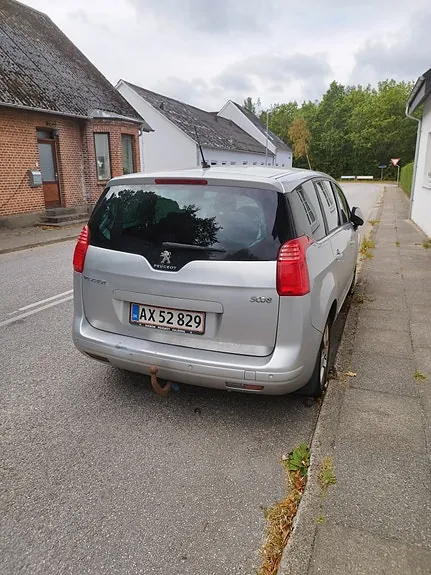 Peugeot 5008 2010 photo 3