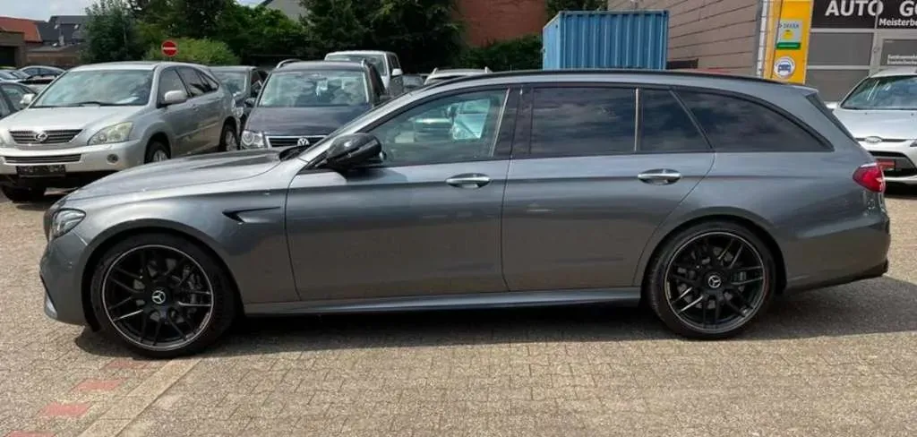 Mercedes-Benz E-Class 2017 photo 2
