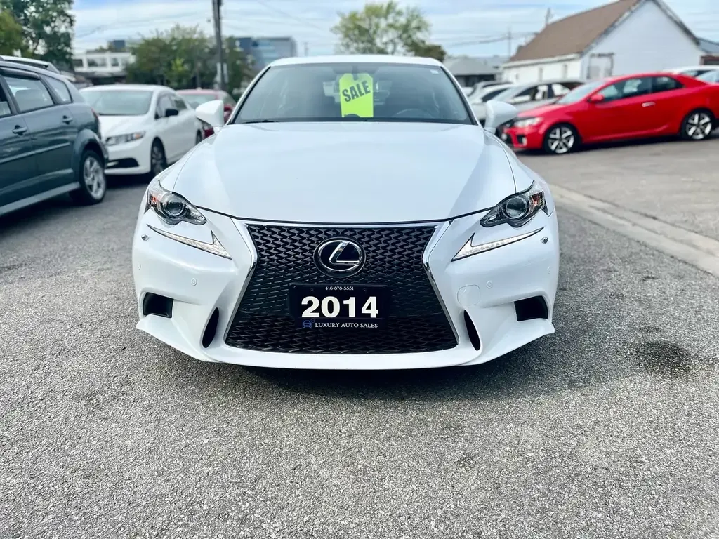 Lexus Is 2014 photo 2