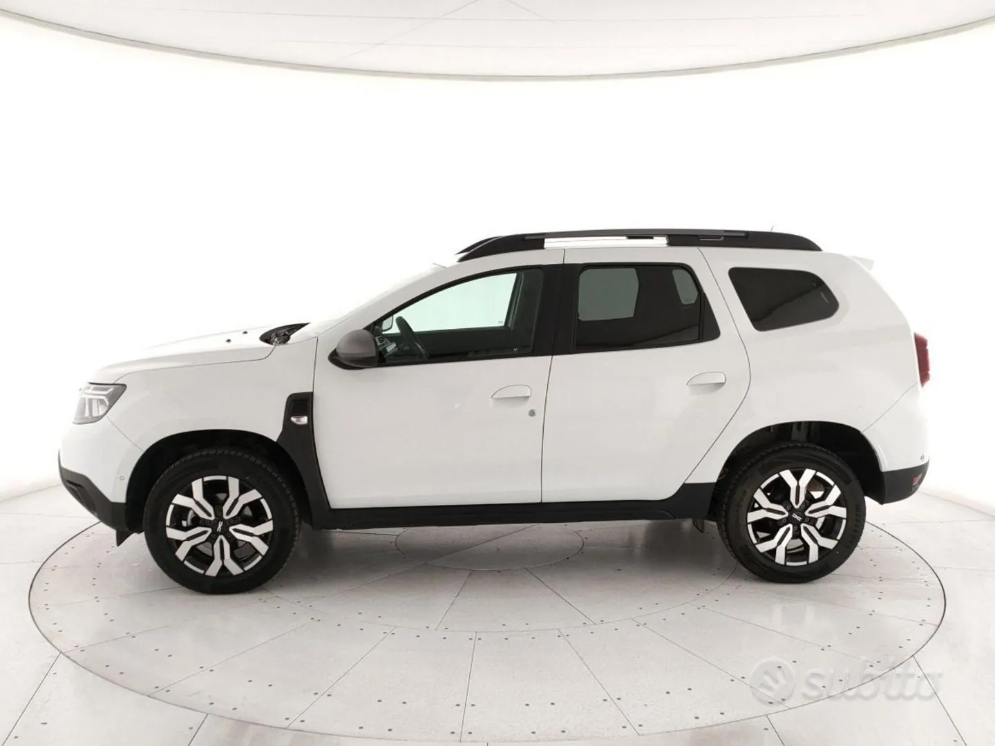 Dacia Duster 2023 photo 2