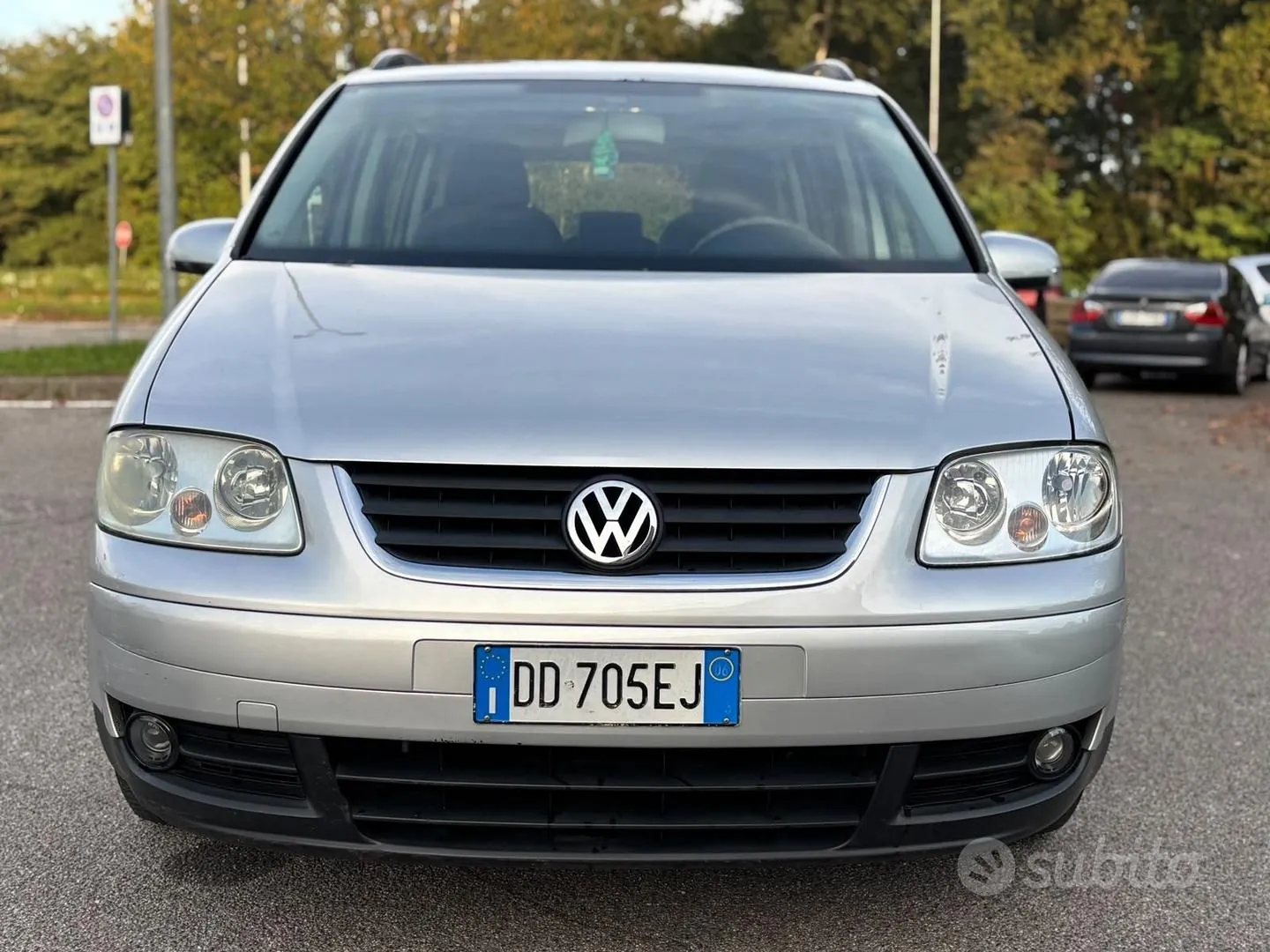 Volkswagen Touran 2006 photo 2