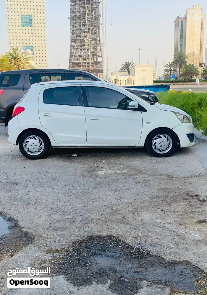 Mitsubishi Mirage 2017 photo 2