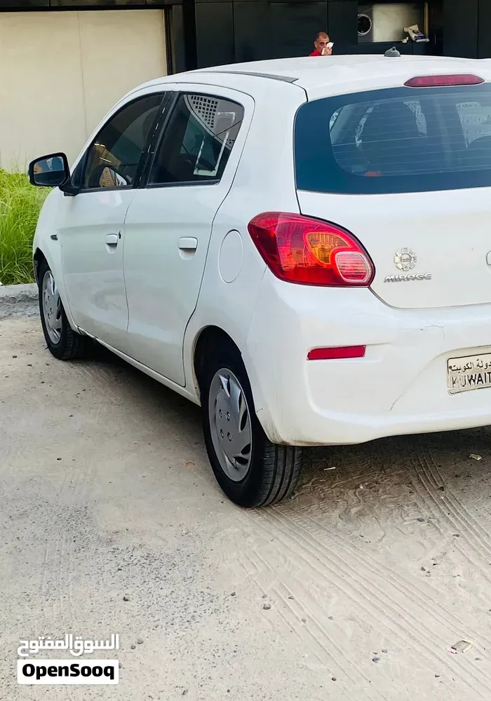 Mitsubishi Mirage 2017 photo 3
