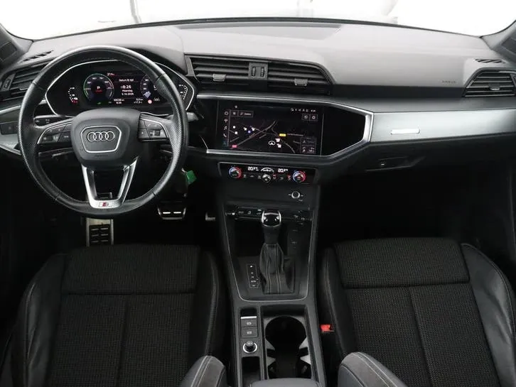 Audi Q3 2023 photo 3