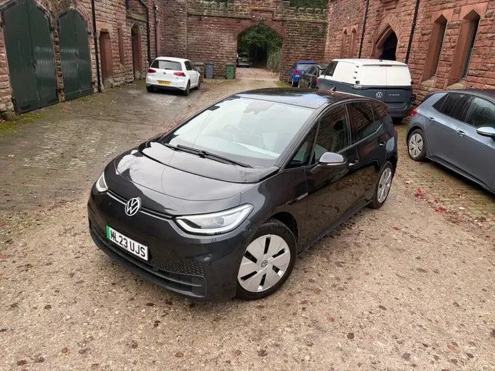 Volkswagen Id.3 2023 photo 2