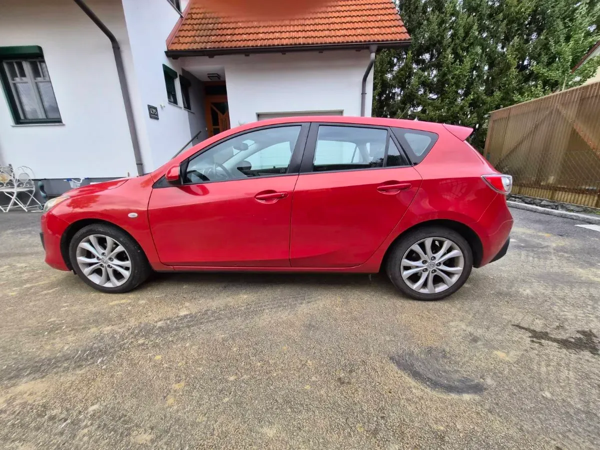 Mazda Mazda3 2010 photo 3