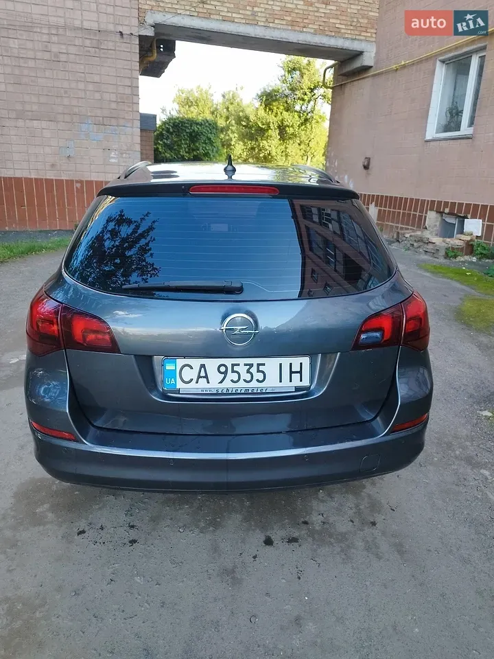 Opel Astra 2011 photo 5