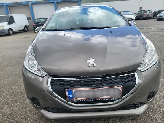 Peugeot 208 2012 photo 5