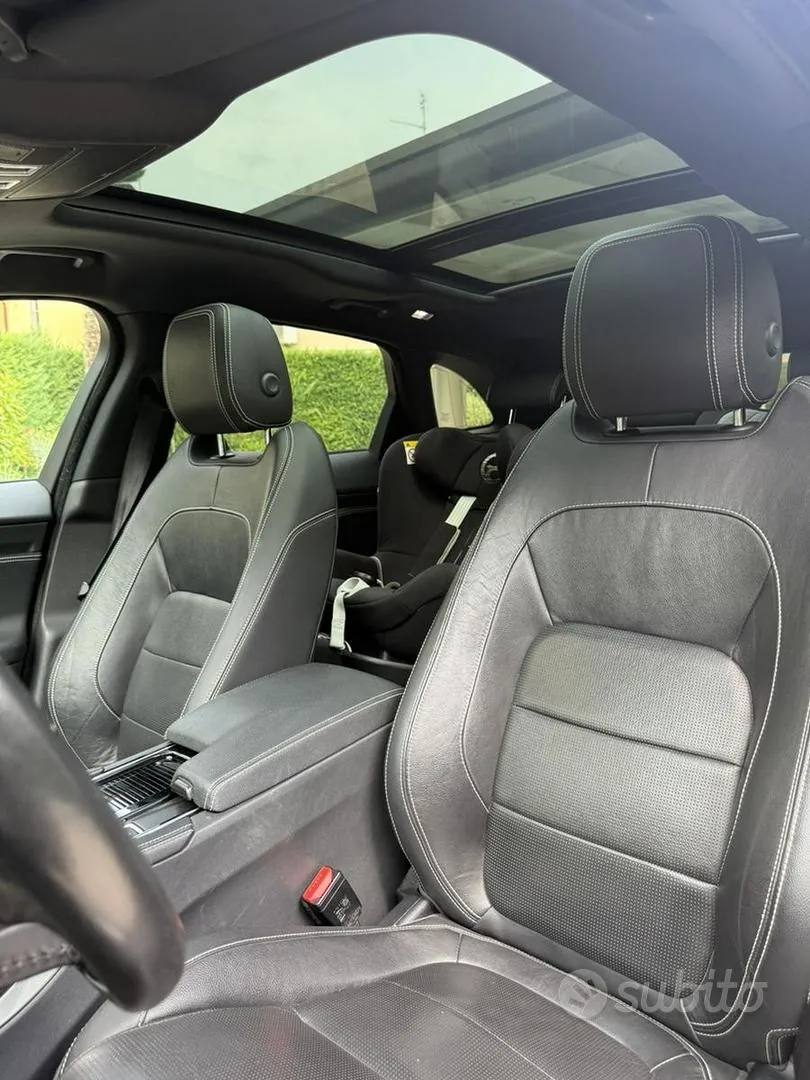 Jaguar F-Pace 2017 photo 5