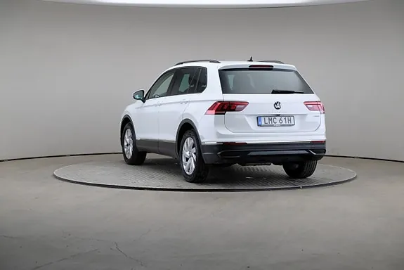 Volkswagen Tiguan 2021 photo 2