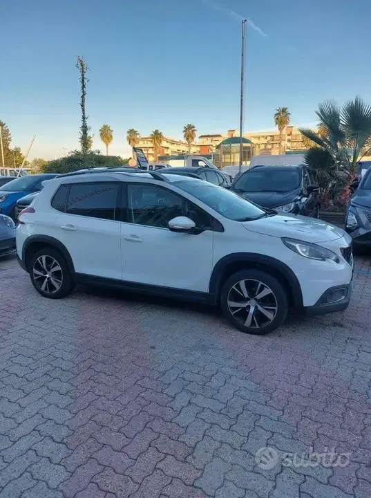 Peugeot 2008 2016 photo 2