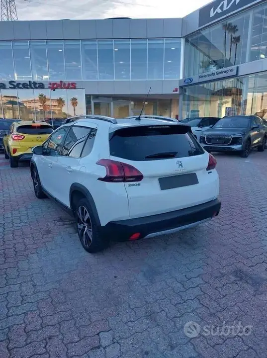 Peugeot 2008 2016 photo 3
