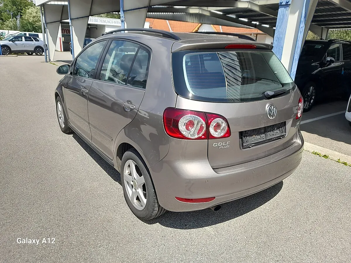 Volkswagen Golf 2010 photo 3