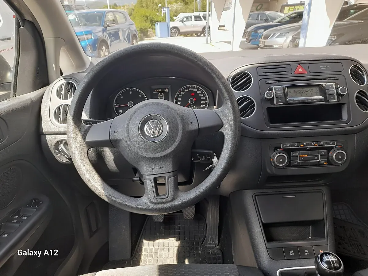 Volkswagen Golf 2010 photo 2