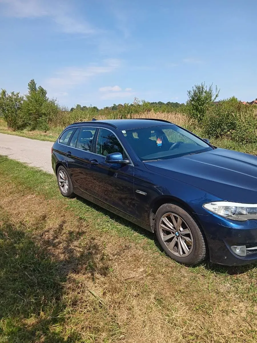 BMW 5 Series 2013 photo 2