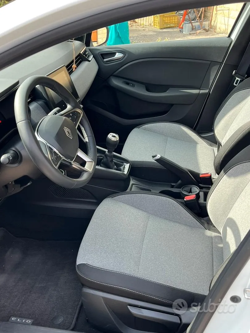 Renault Clio 2025 photo 3
