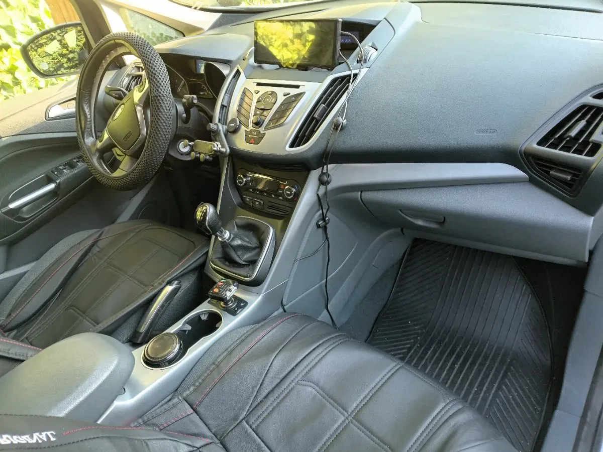 Ford C-Max 2010 photo 2
