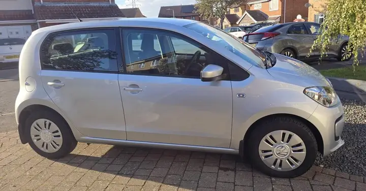Volkswagen Up 2014 photo 4